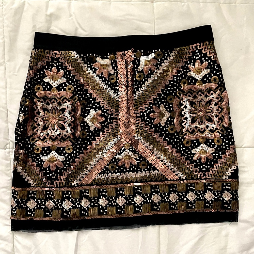 EUC Chelsea & Violet sequin and tulle mini skirt size M